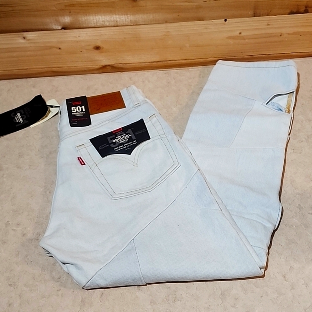 501 Orginal Levi Cropped High Rise cut out jeans size 26